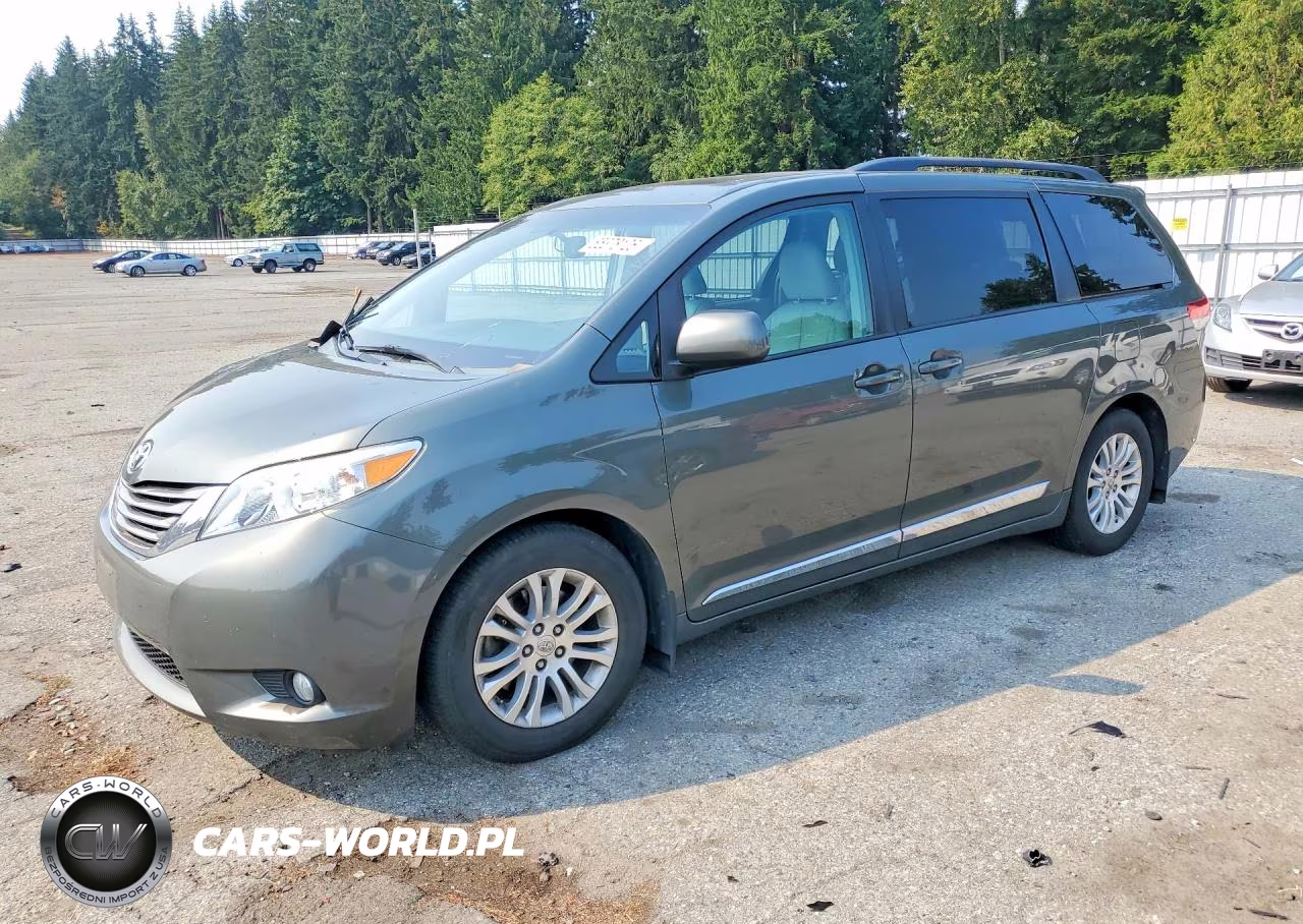 2013 Toyota Sienna Xle 8-Passenger – zdjęcie 1 z 13