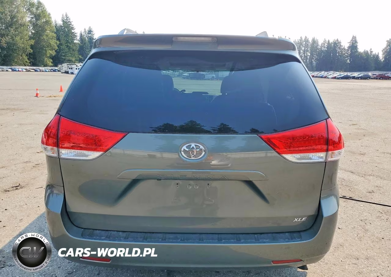2013 Toyota Sienna Xle 8-Passenger VIN:5TDYK3DC5DS300154 - 6