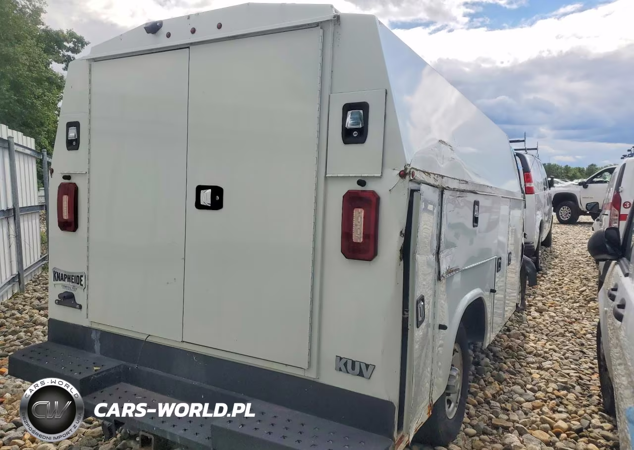 2023 Chevrolet Express G3500 VIN:1GB0GRFPXP1149996 - 3