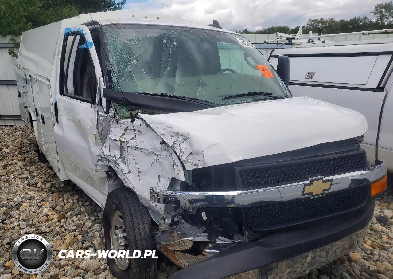 2023 Chevrolet Express G3500 VIN:1GB0GRFPXP1149996 - 4