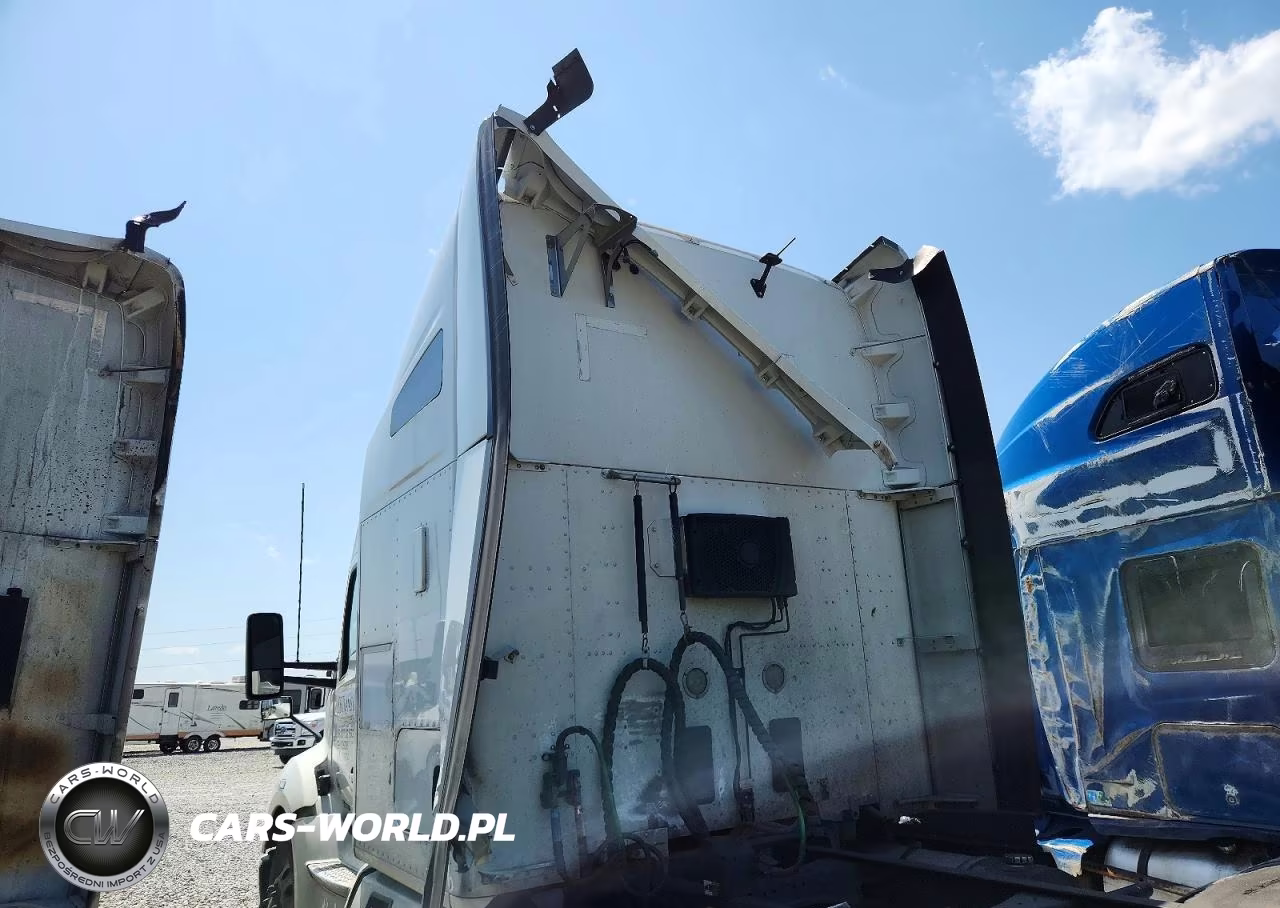 2020 Kenworth Construction T680 VIN:1XKYDP9X6LJ311094 - 13