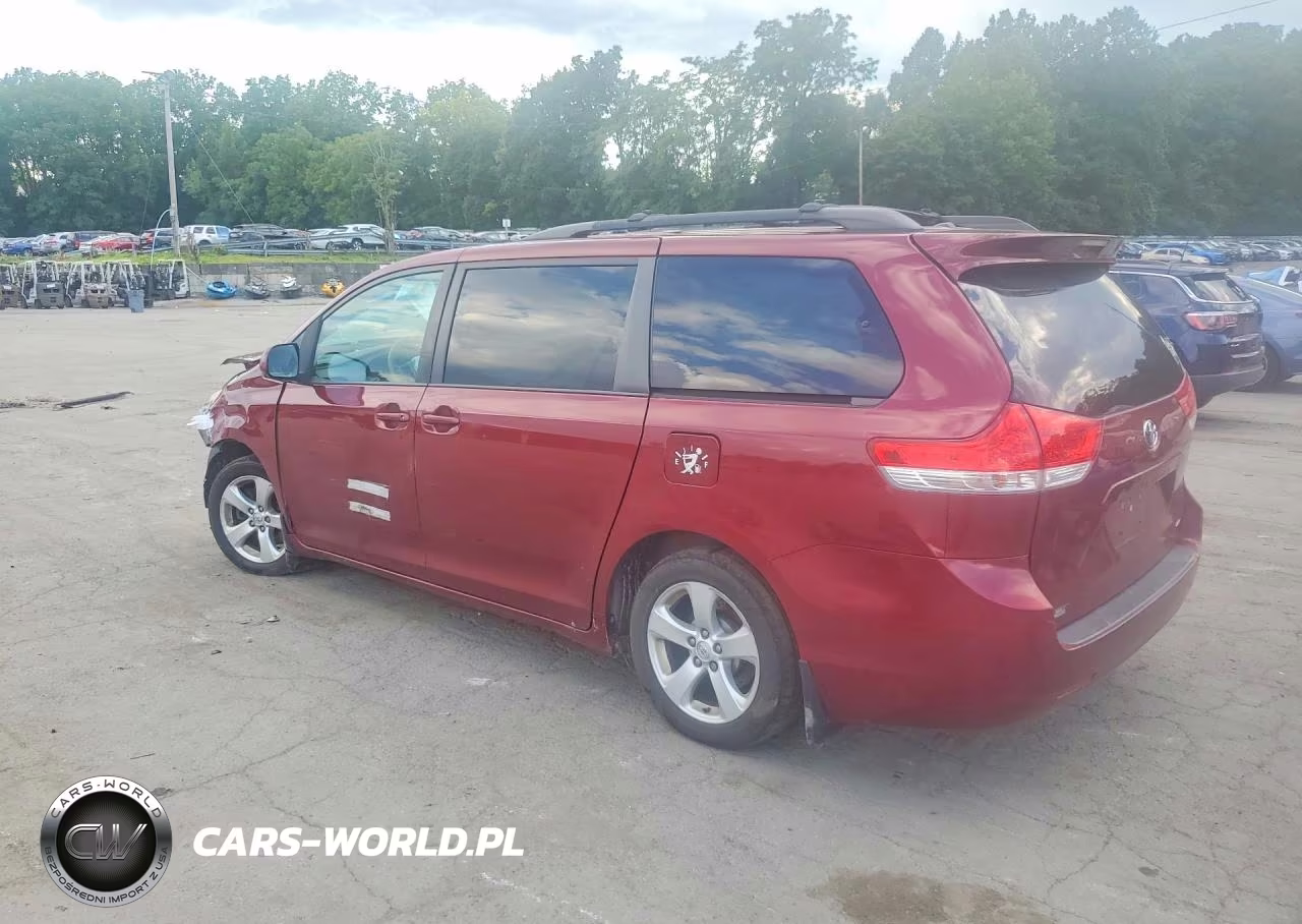 2014 Toyota Sienna Le VIN:5TDKK3DC4ES460890 - 2