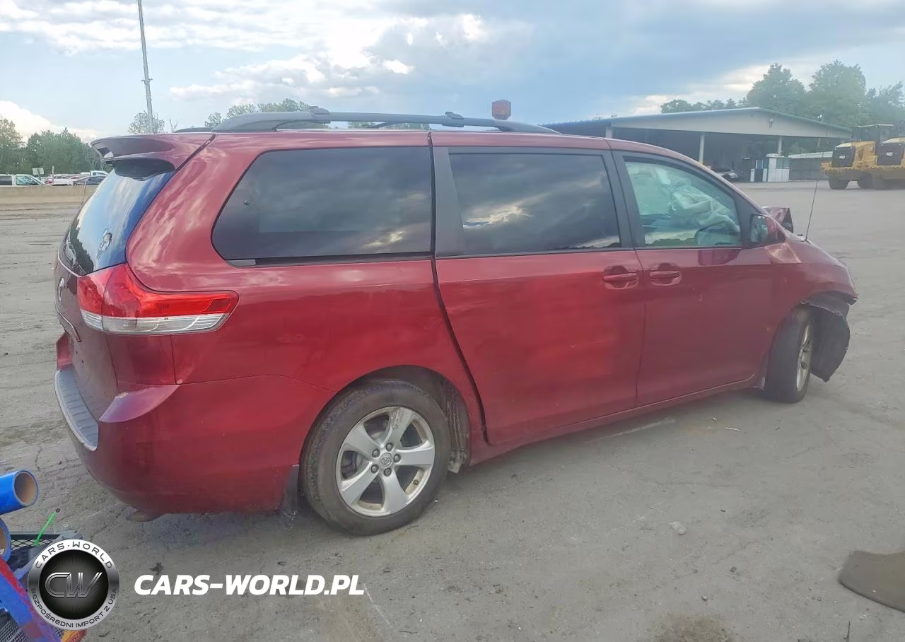 2014 Toyota Sienna Le VIN:5TDKK3DC4ES460890 - 3