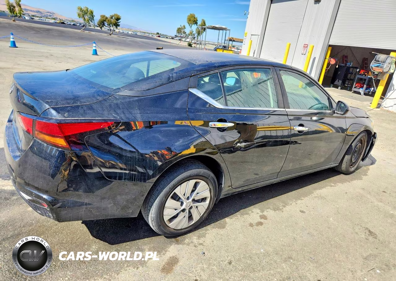 2023 Nissan Altima S VIN:1N4BL4BV3PN418670 - 3