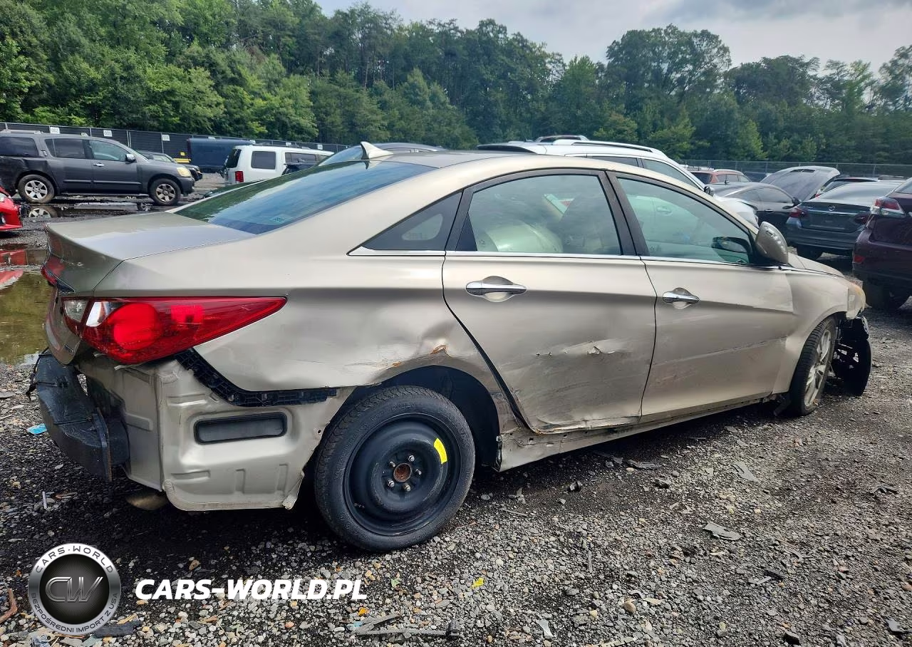 2011 Hyundai Sonata Limited VIN:5NPEC4ACXBH040069 - 3