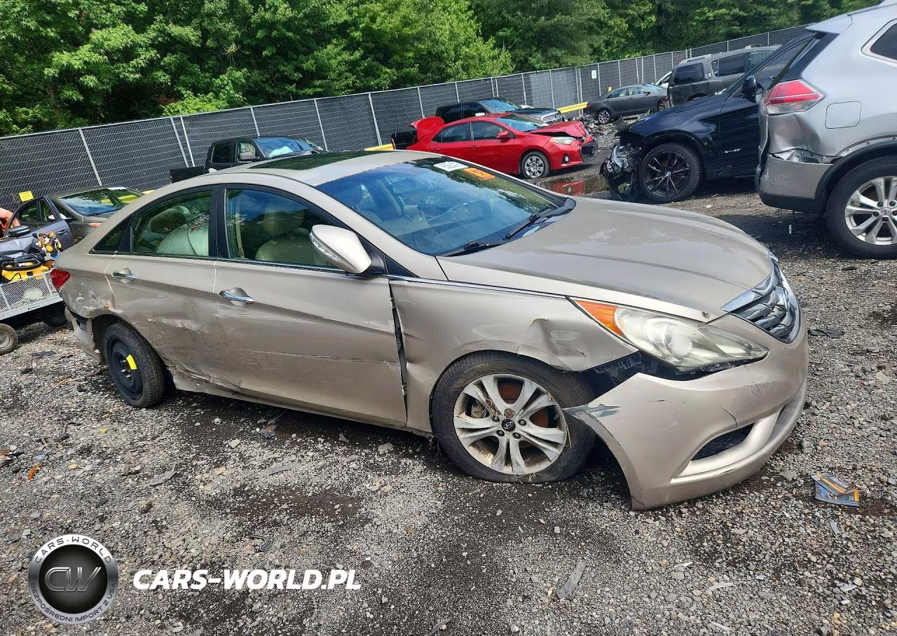 2011 Hyundai Sonata Limited VIN:5NPEC4ACXBH040069 - 4