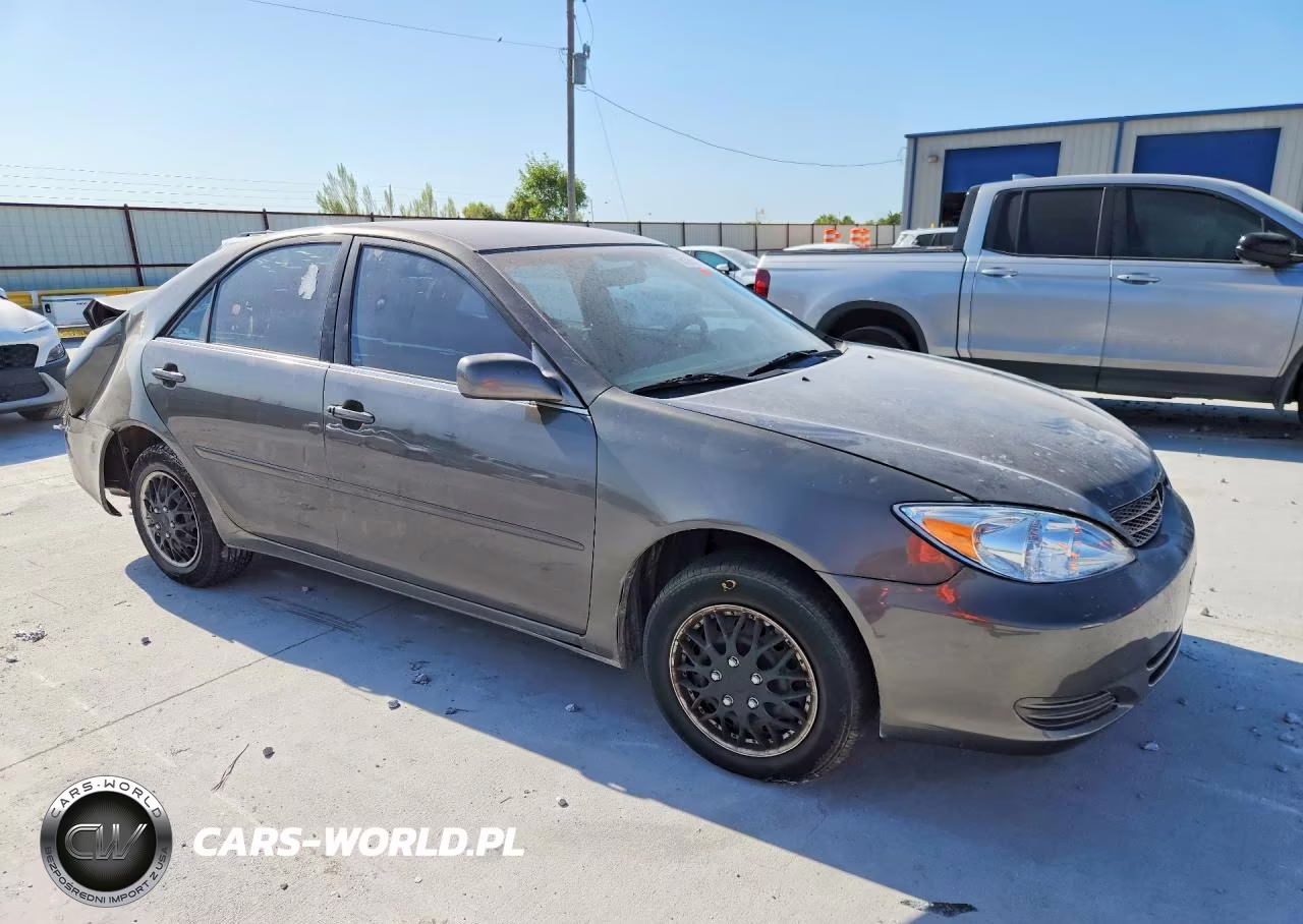 2004 Toyota Camry Le VIN:4T1BE30K34U921104 - 4