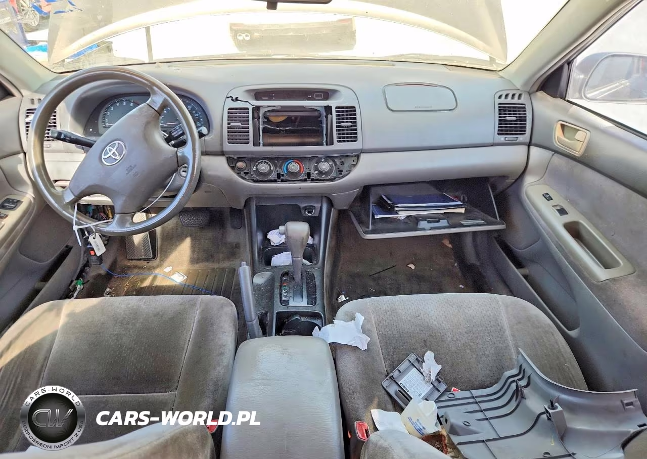 2004 Toyota Camry Le VIN:4T1BE30K34U921104 - 8