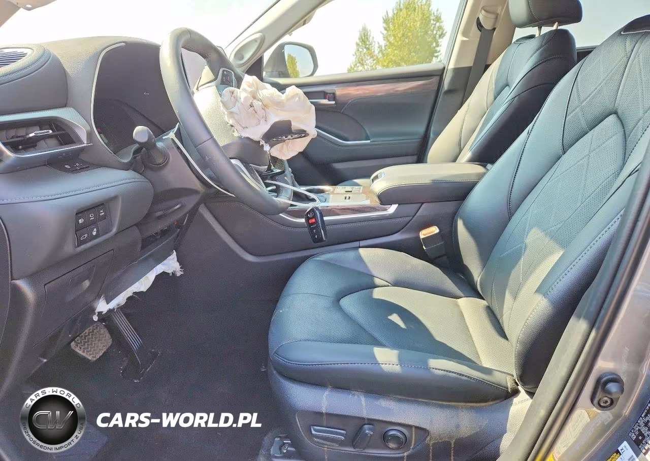 2026 Toyota Highlander Hybrid Platinum VIN:5TDEBRCH4TS700885 - 7