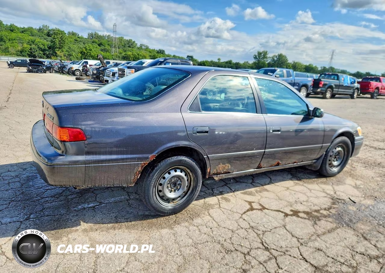 2000 Toyota Camry Le VIN:JT2BG22K9Y0530650 - 3