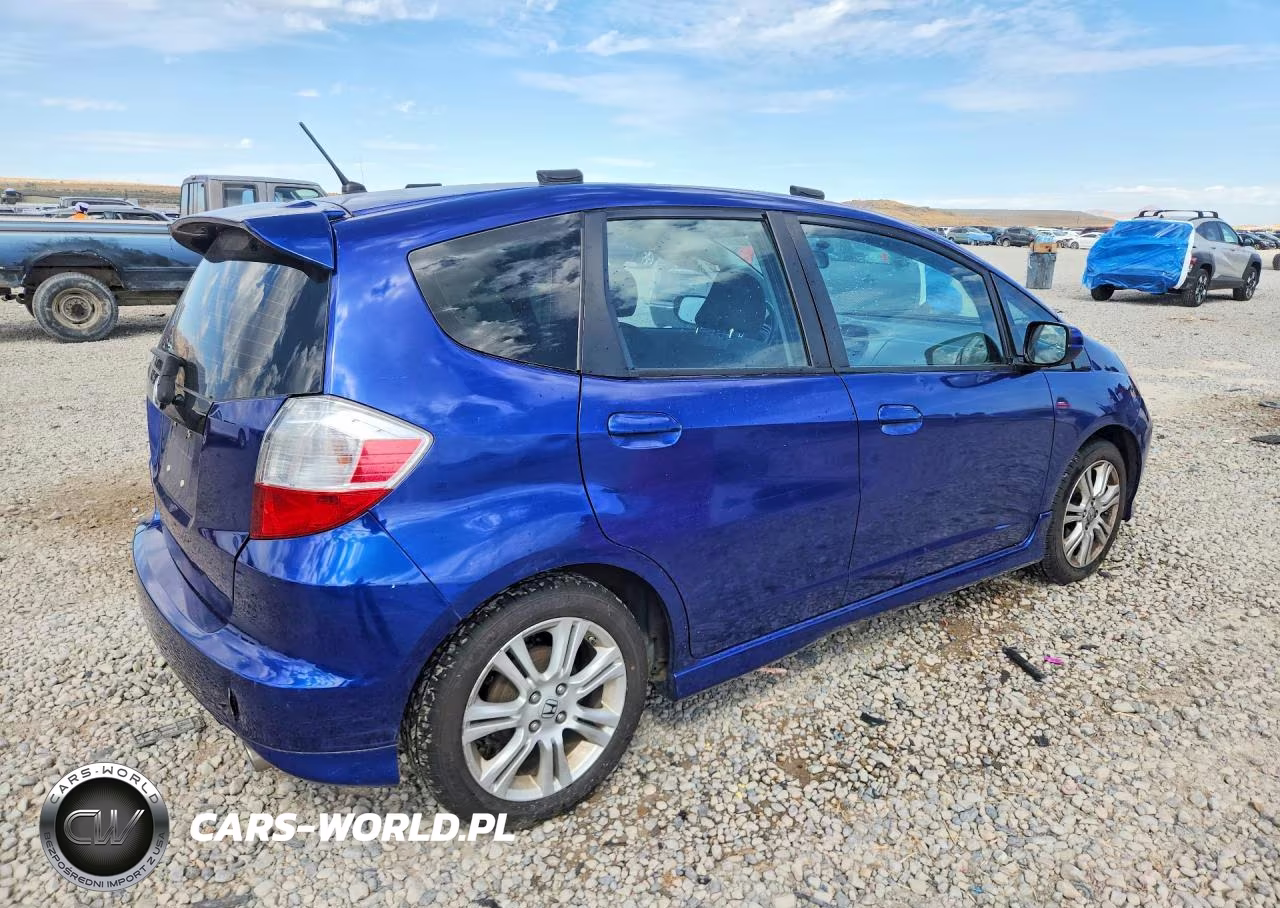2010 Honda Fit Sport VIN:JHMGE8H41AS005301 - 3