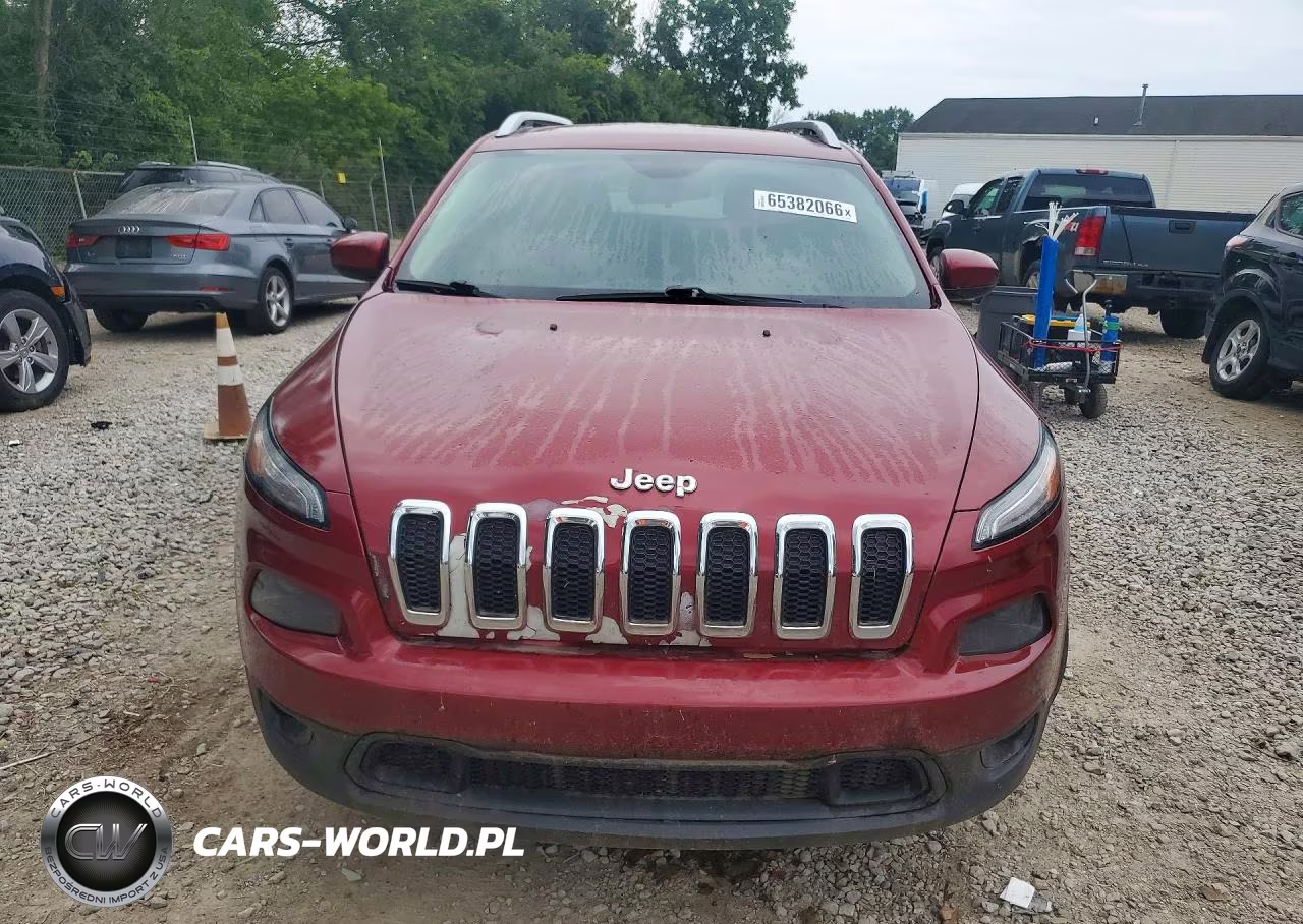 2014 Jeep Cherokee Latitude VIN:1C4PJLCBXEW249436 - 5