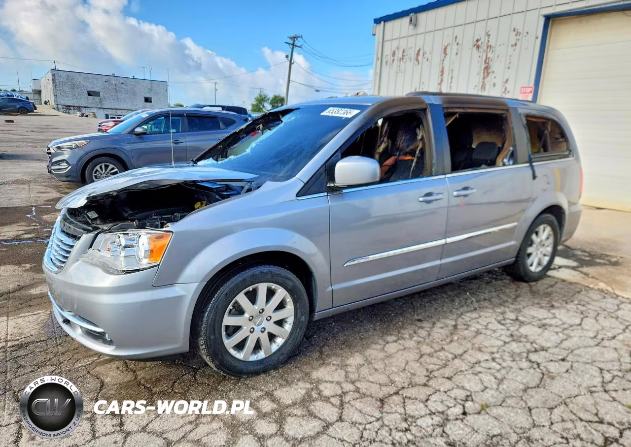 2015 Chrysler Town & Country Touring – zdjęcie 1 z 13