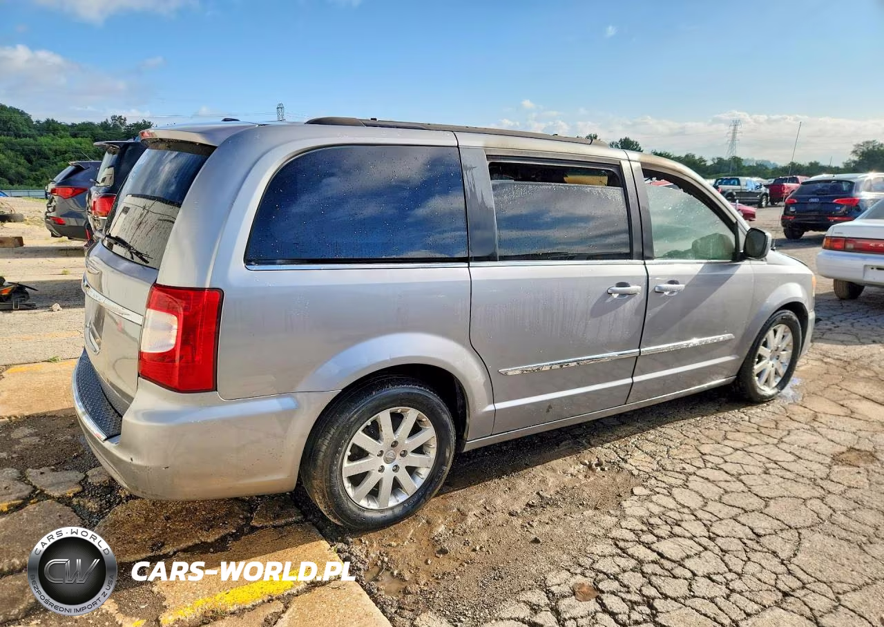 2015 Chrysler Town & Country Touring VIN:2C4RC1BG1FR695683 - 3