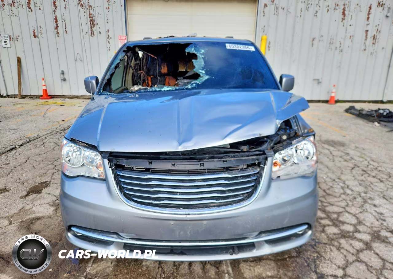 2015 Chrysler Town & Country Touring VIN:2C4RC1BG1FR695683 - 5