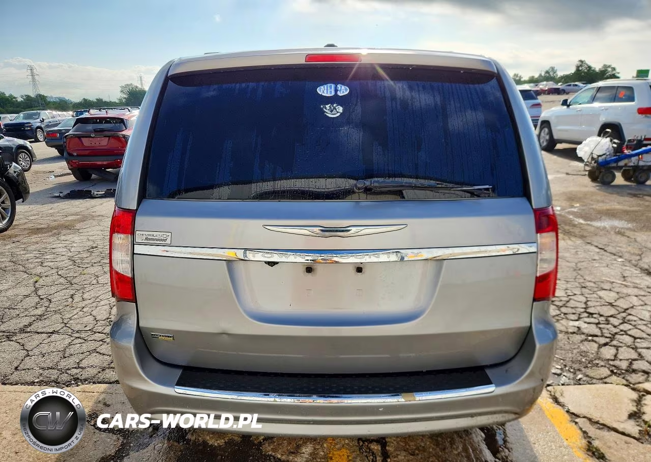 2015 Chrysler Town & Country Touring VIN:2C4RC1BG1FR695683 - 6