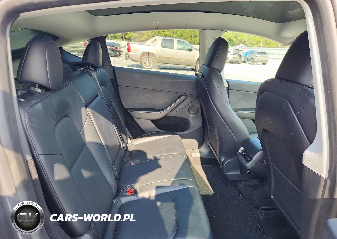 2023 Tesla Model Y VIN:7SAYGDEE6PA211659 - 10
