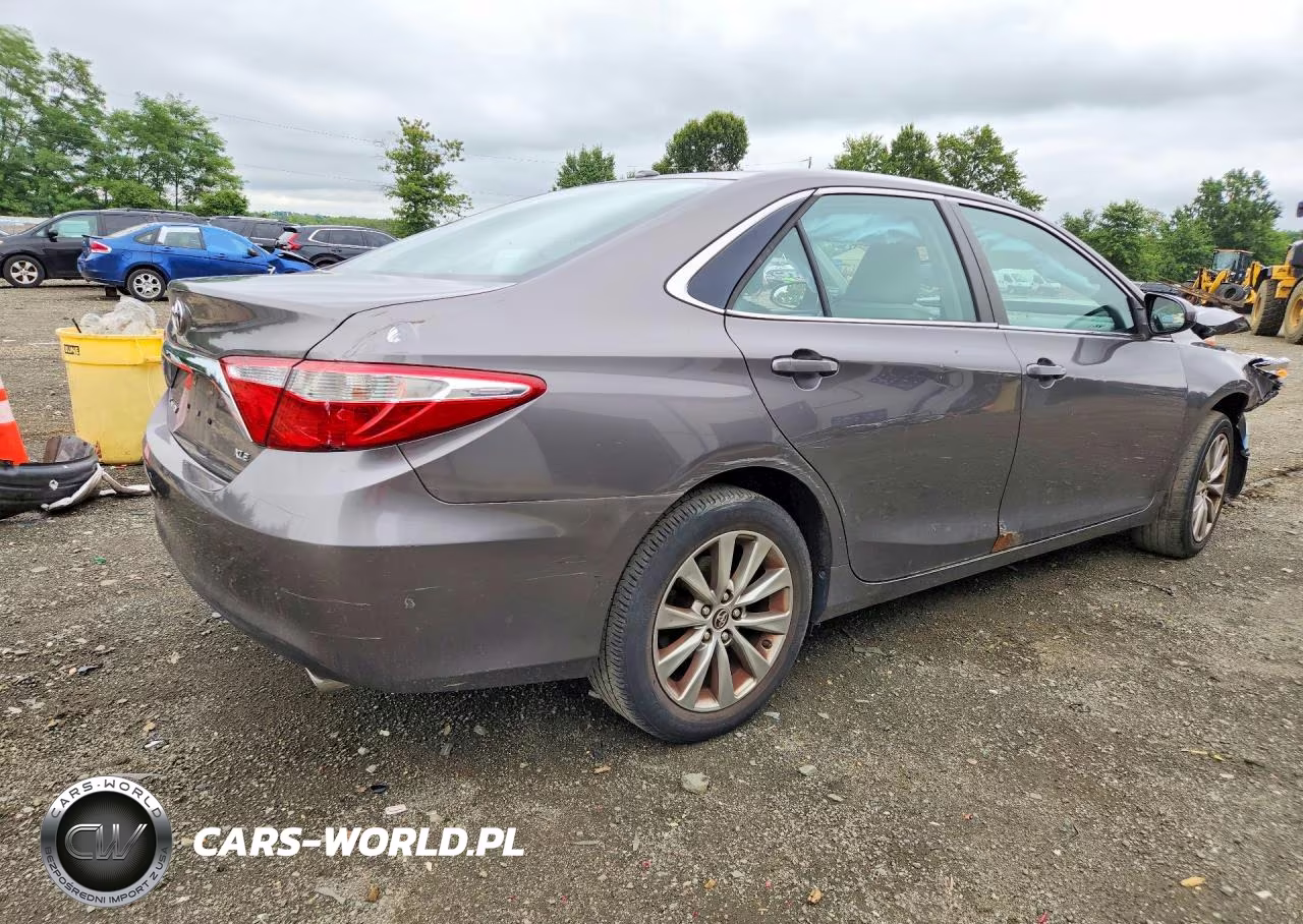 2015 Toyota Camry Xle VIN:4T1BF1FK6FU489703 - 3