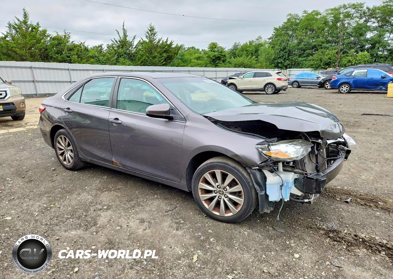 2015 Toyota Camry Xle VIN:4T1BF1FK6FU489703 - 4