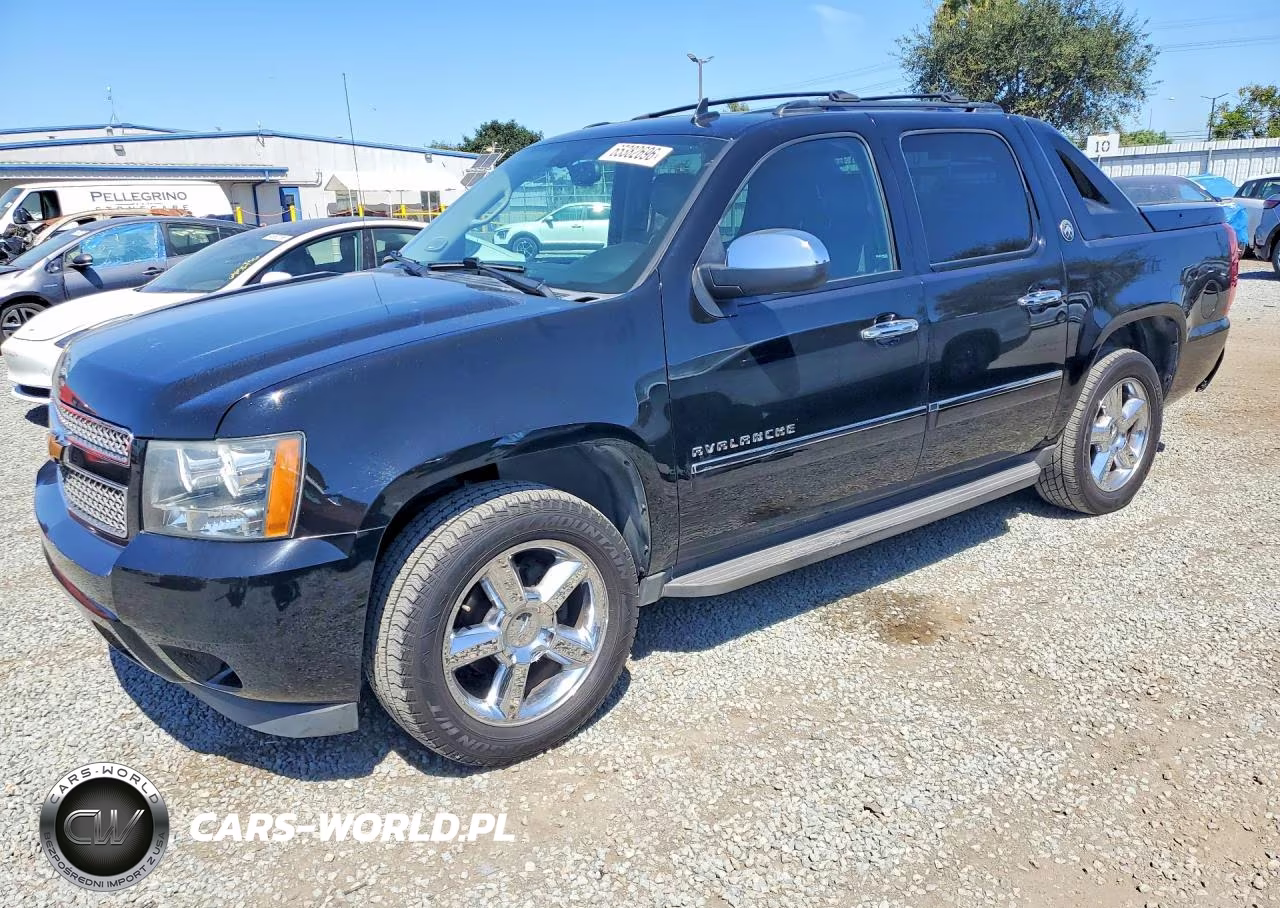 2013 CHEVROLET AVALANCHE LTZ – zdjęcie 1 z 12