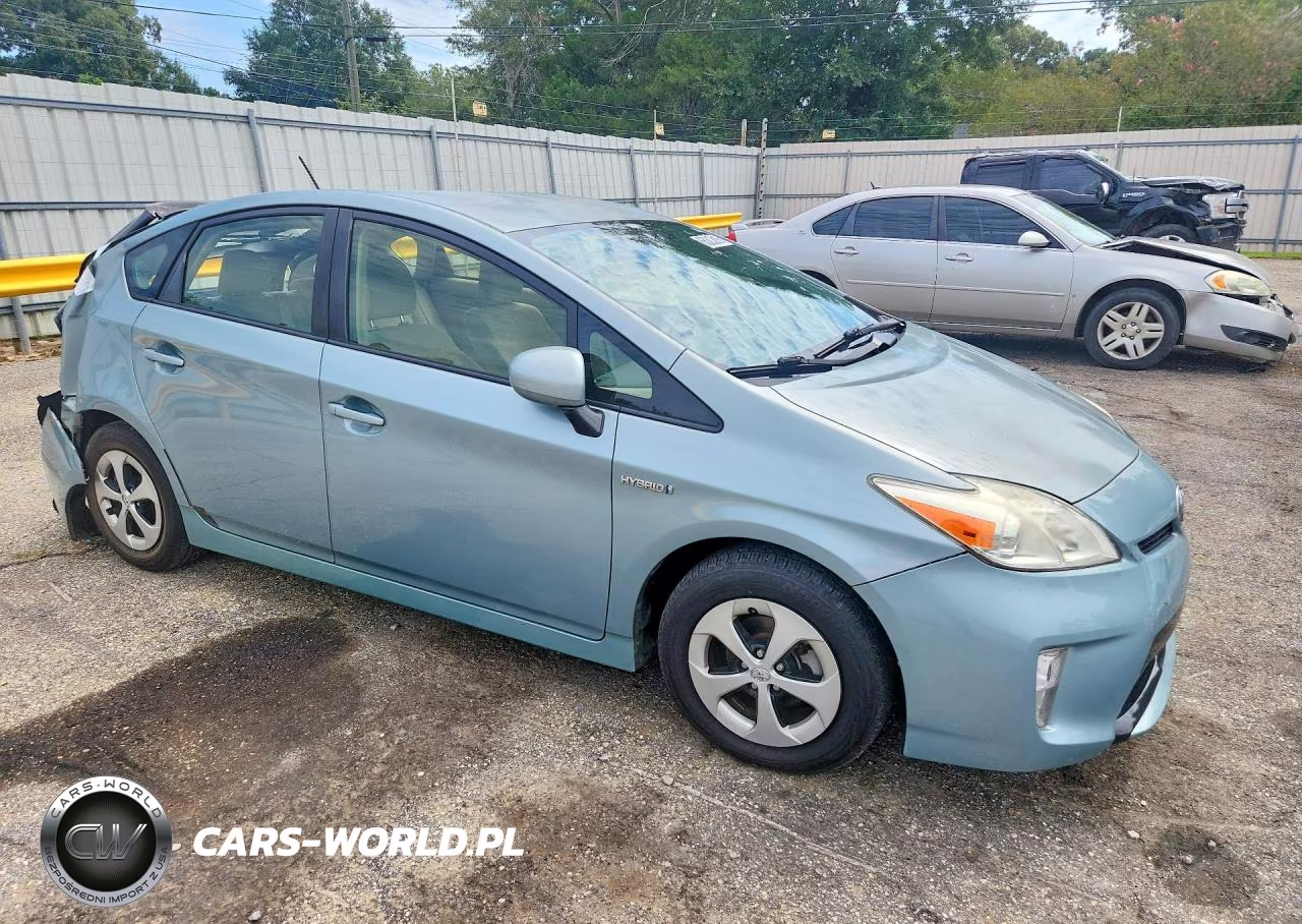 2015 Toyota Prius Two VIN:JTDKN3DUXF1969994 - 4