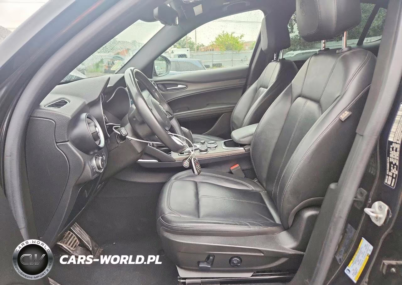 2023 Alfa Romeo Stelvio Ti VIN:ZASPAKBN1P7D56675 - 7