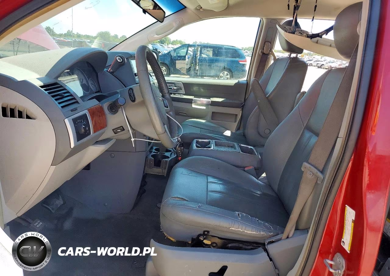 2008 Chrysler Town & Country Touring VIN:2A8HR54P78R770428 - 7