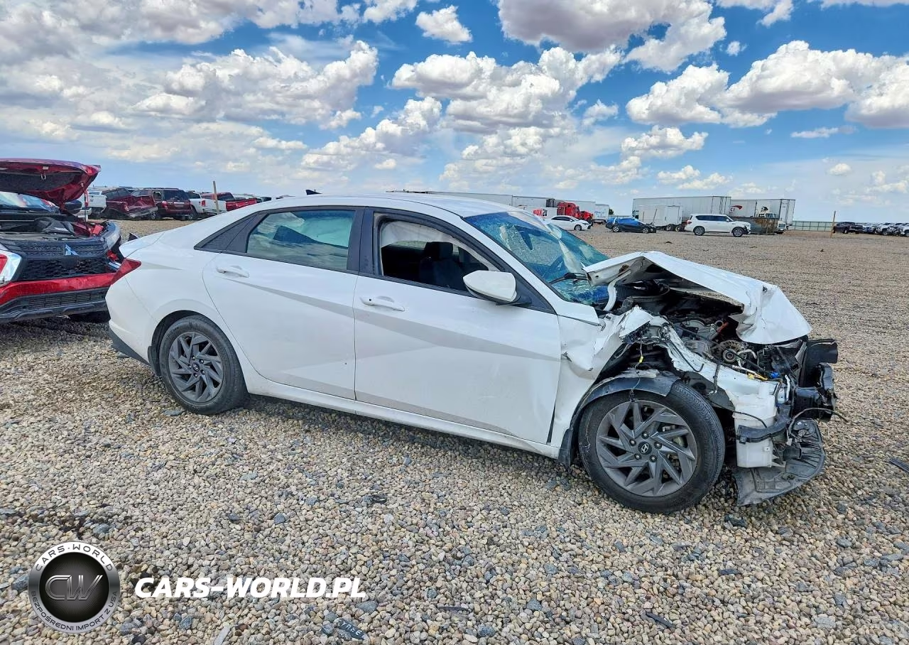 2023 Hyundai Elantra Sel VIN:5NPLM4AG3PH106699 - 4