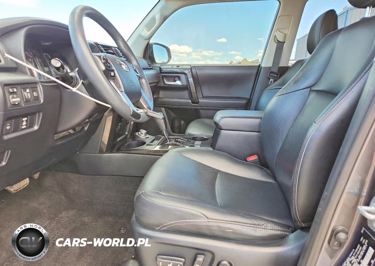 2021 Toyota 4Runner Nightshade Edition VIN:JTEJU5JR9M5844805 - 7
