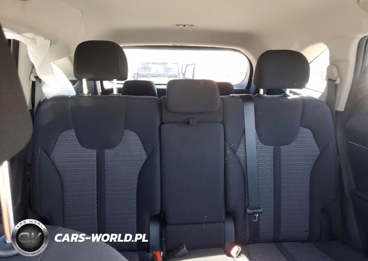 2023 Kia Sorento Lx VIN:5XYRG4LC8PG186360 - 10