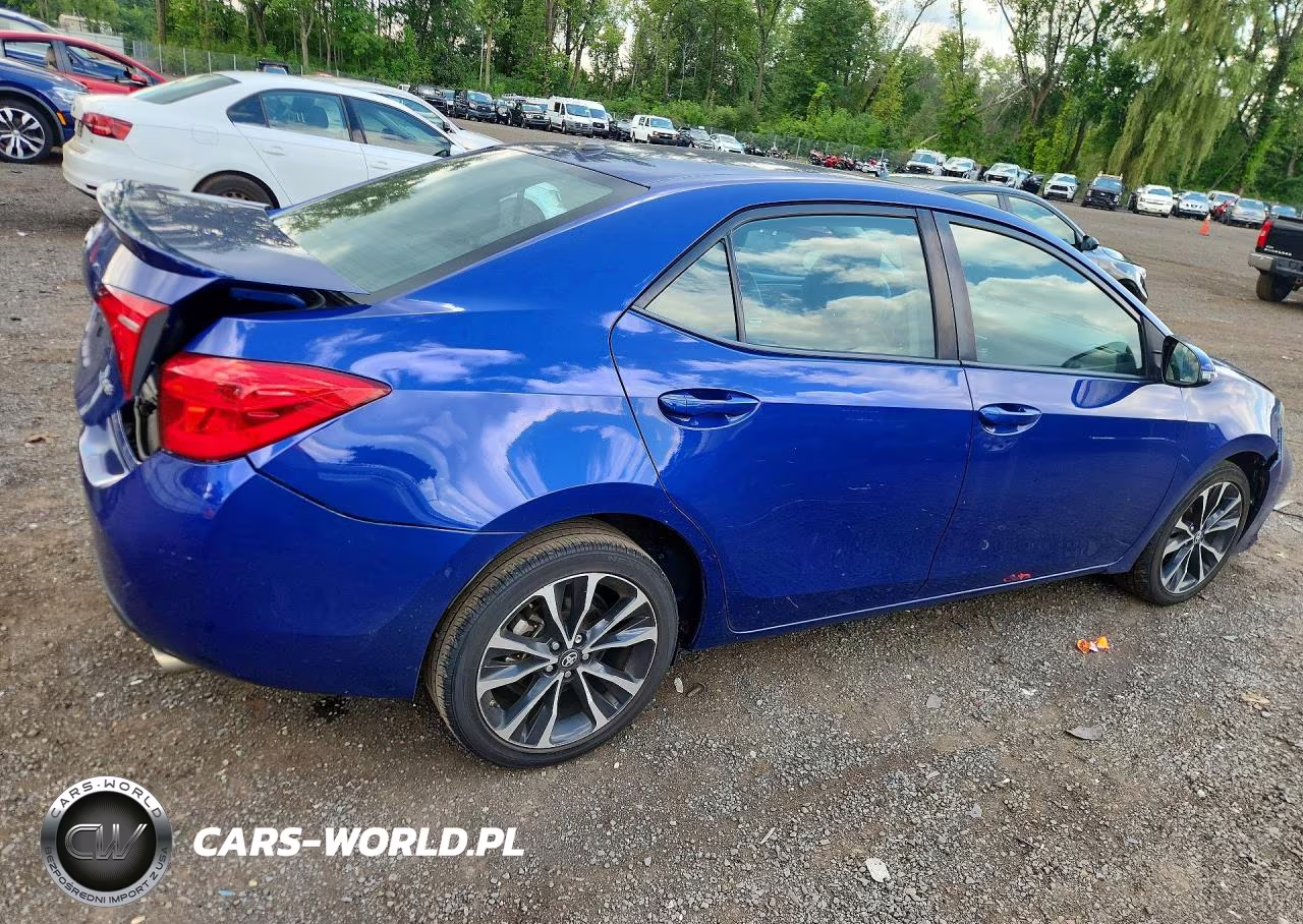 2018 Toyota Corolla Xse VIN:2T1BURHE3JC996869 - 3