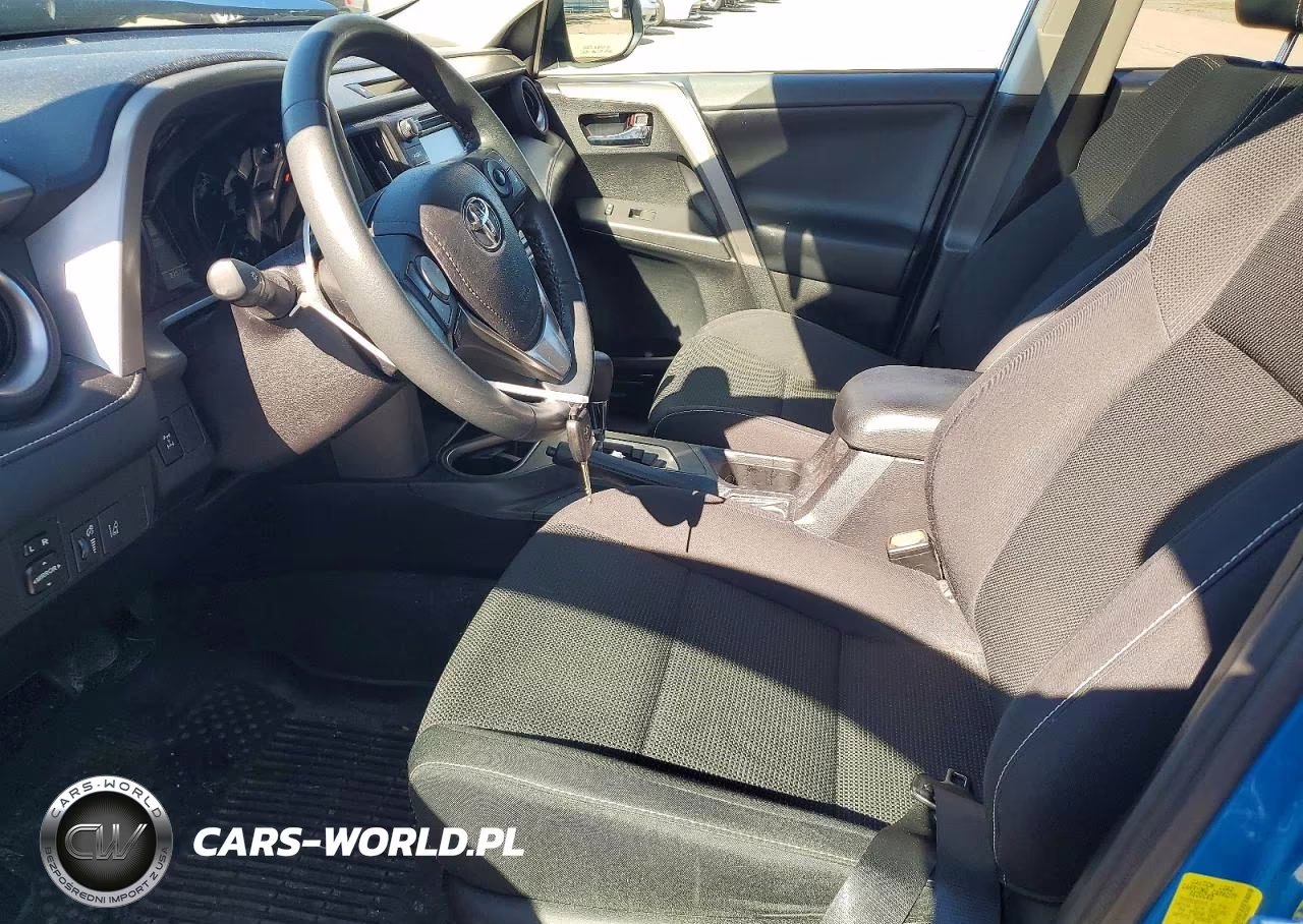 2017 Toyota Rav4 Xle VIN:2T3RFREV9HW636681 - 7