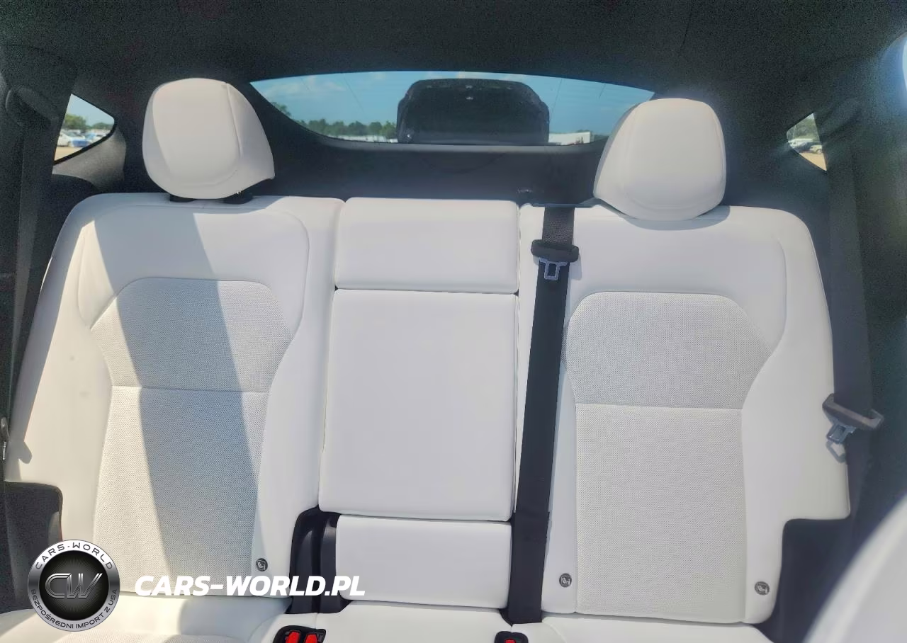 2026 Tesla Model Y VIN:7SAYGDEDXTA721756 - 10