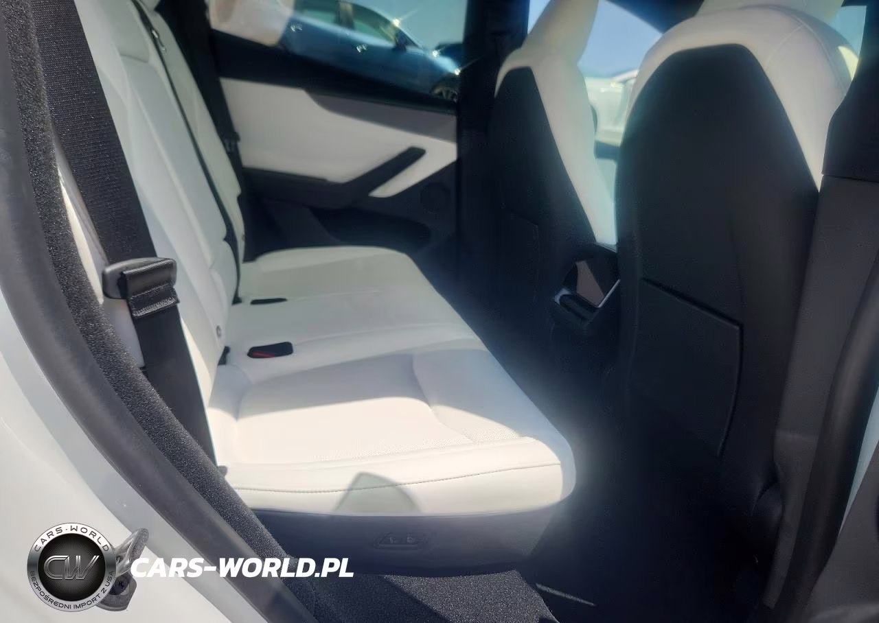 2026 Tesla Model Y VIN:7SAYGDEDXTA721756 - 11