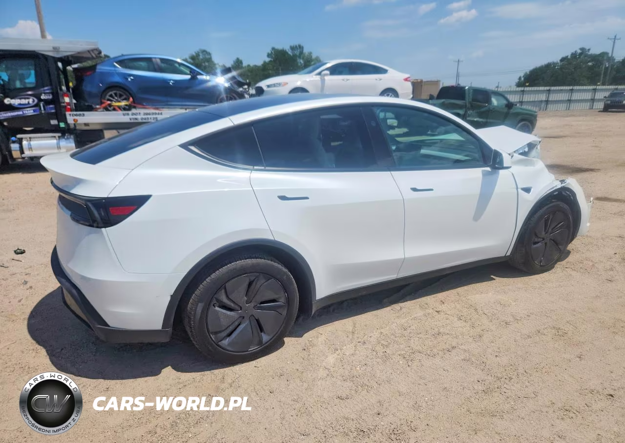2026 Tesla Model Y VIN:7SAYGDEDXTA721756 - 3