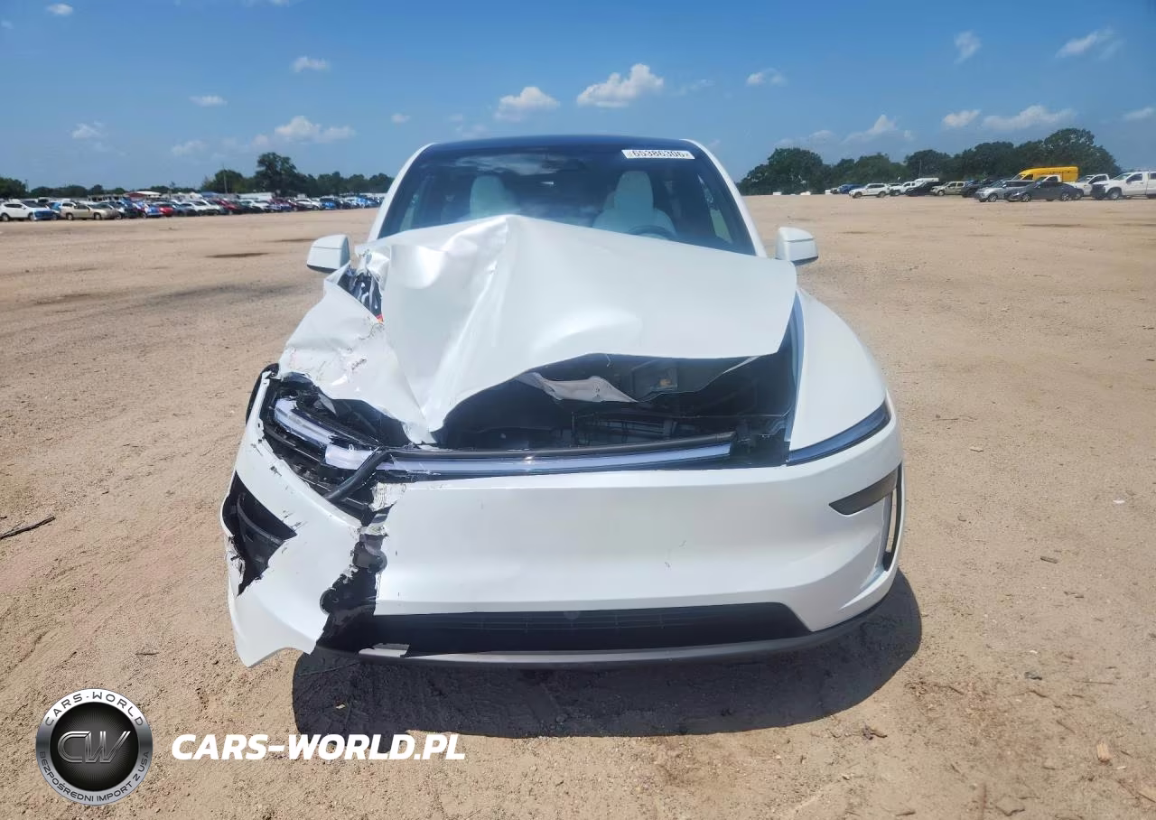 2026 Tesla Model Y VIN:7SAYGDEDXTA721756 - 5