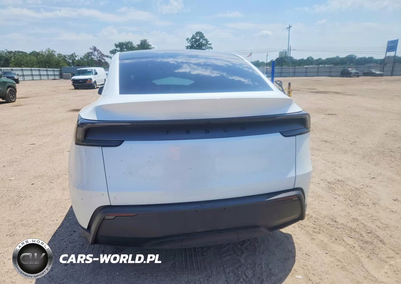 2026 Tesla Model Y VIN:7SAYGDEDXTA721756 - 6