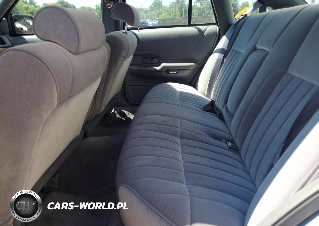 1994 Ford Crown Victoria VIN:2FALP73W7RX132680 - 10
