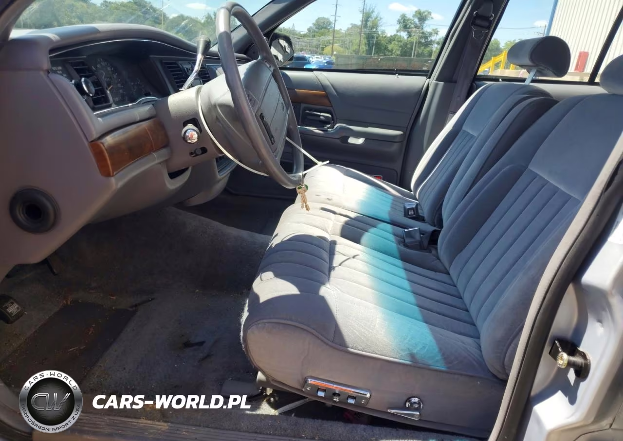 1994 Ford Crown Victoria VIN:2FALP73W7RX132680 - 7