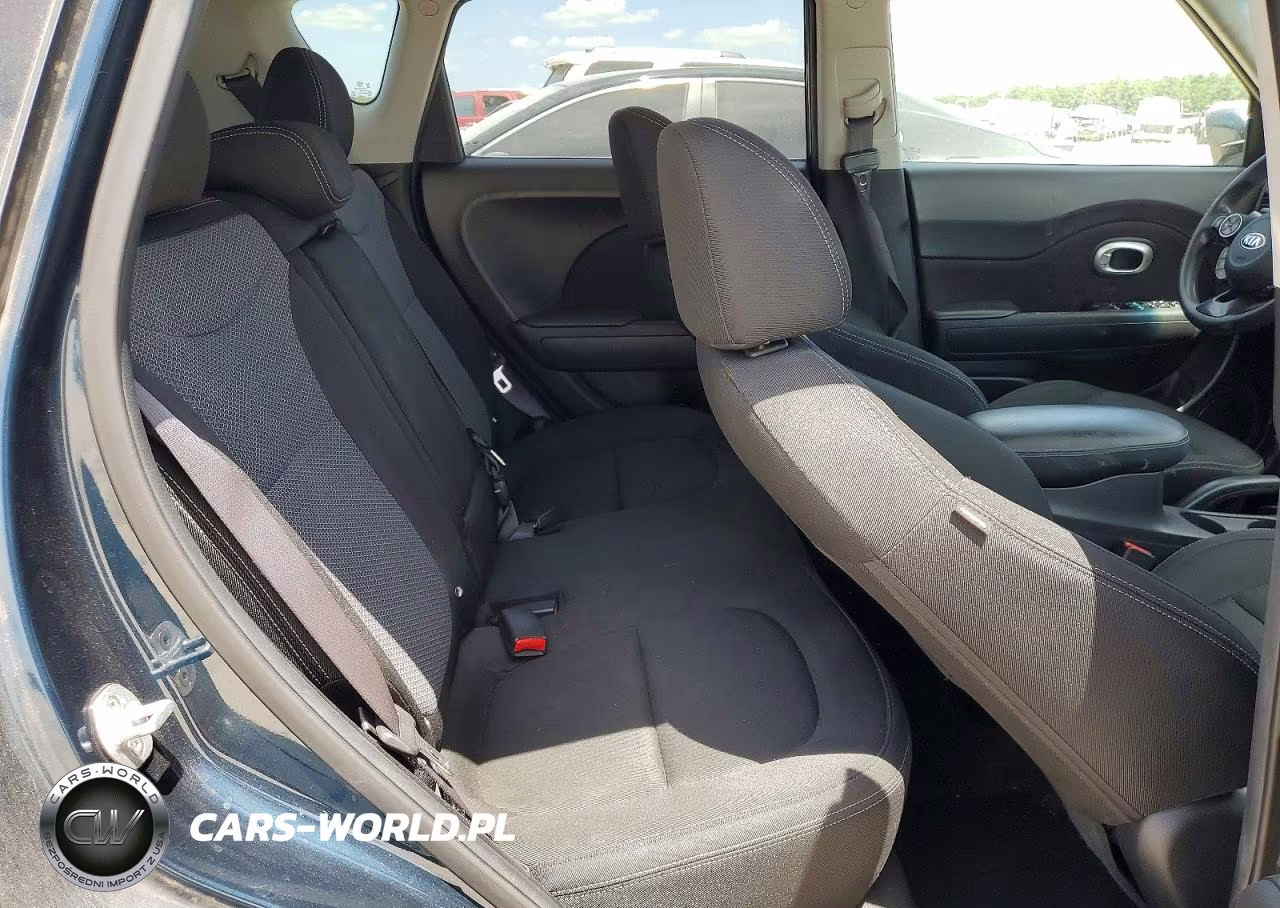 2018 Kia Soul + VIN:KNDJP3A51J7541773 - 10
