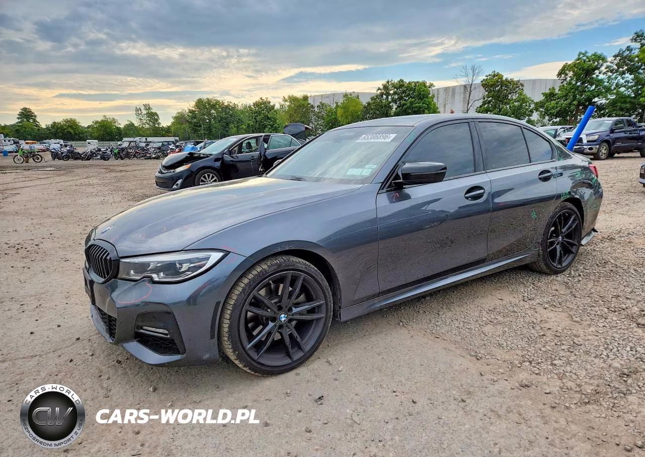 2021 BMW 330Xi – zdjęcie 1 z 12