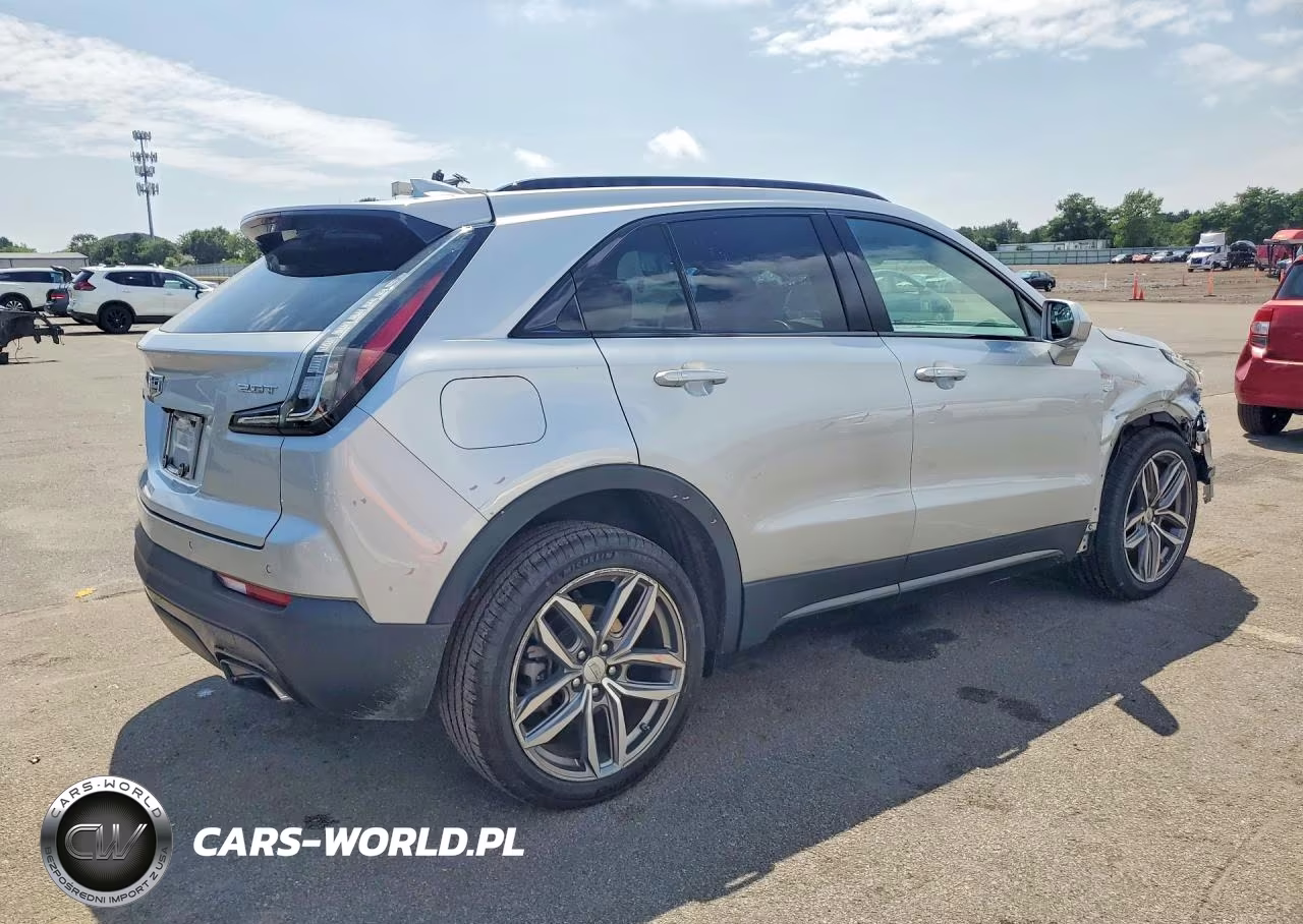 2019 Cadillac Xt4 Sport VIN:1GYFZFR47KF100518 - 3
