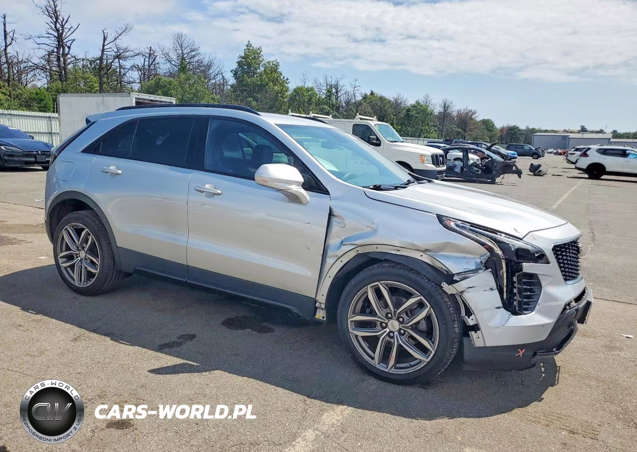 2019 Cadillac Xt4 Sport VIN:1GYFZFR47KF100518 - 4