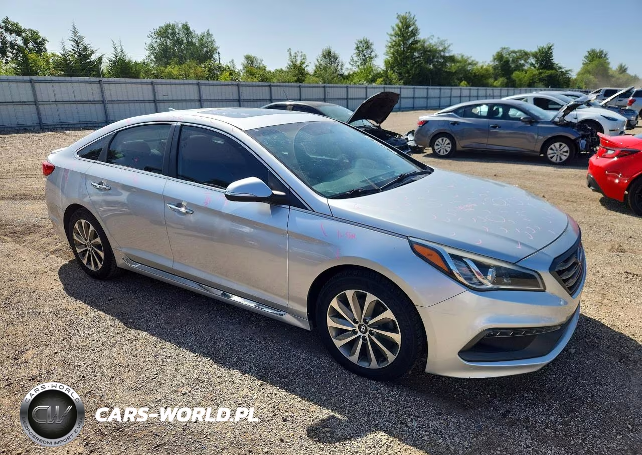 2016 Hyundai Sonata Sport VIN:5NPE34AF2GH361234 - 4