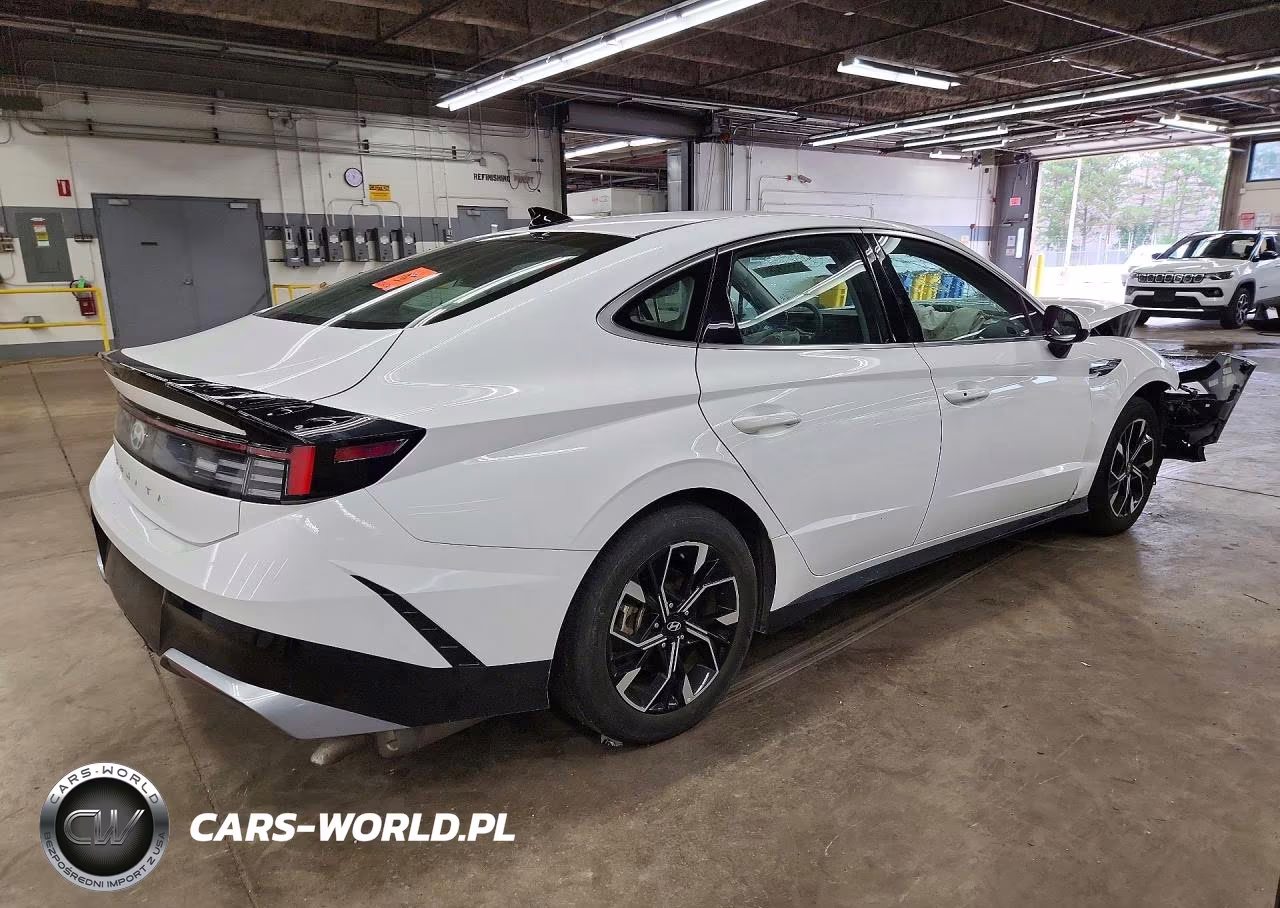 2025 Hyundai Sonata Sel VIN:KMHL64JA1SA483386 - 3