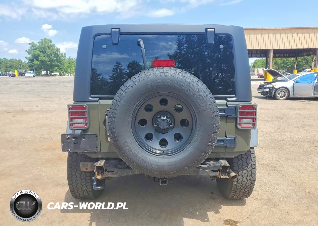 2015 Jeep Wrangler Unlimited Sport VIN:1C4BJWDG1FL759697 - 6