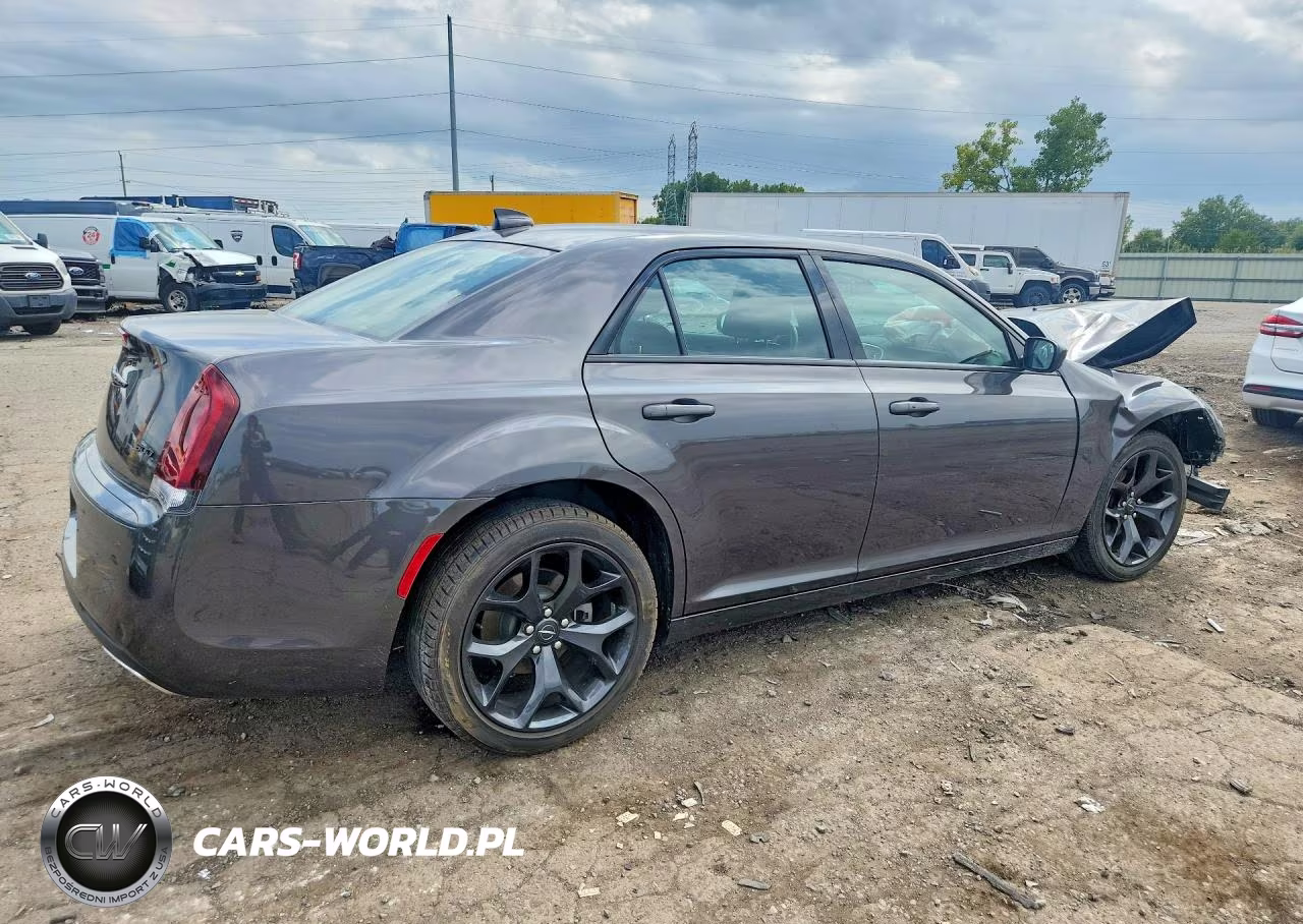 2021 Chrysler 300 Touring VIN:2C3CCAAG5MH649191 - 3