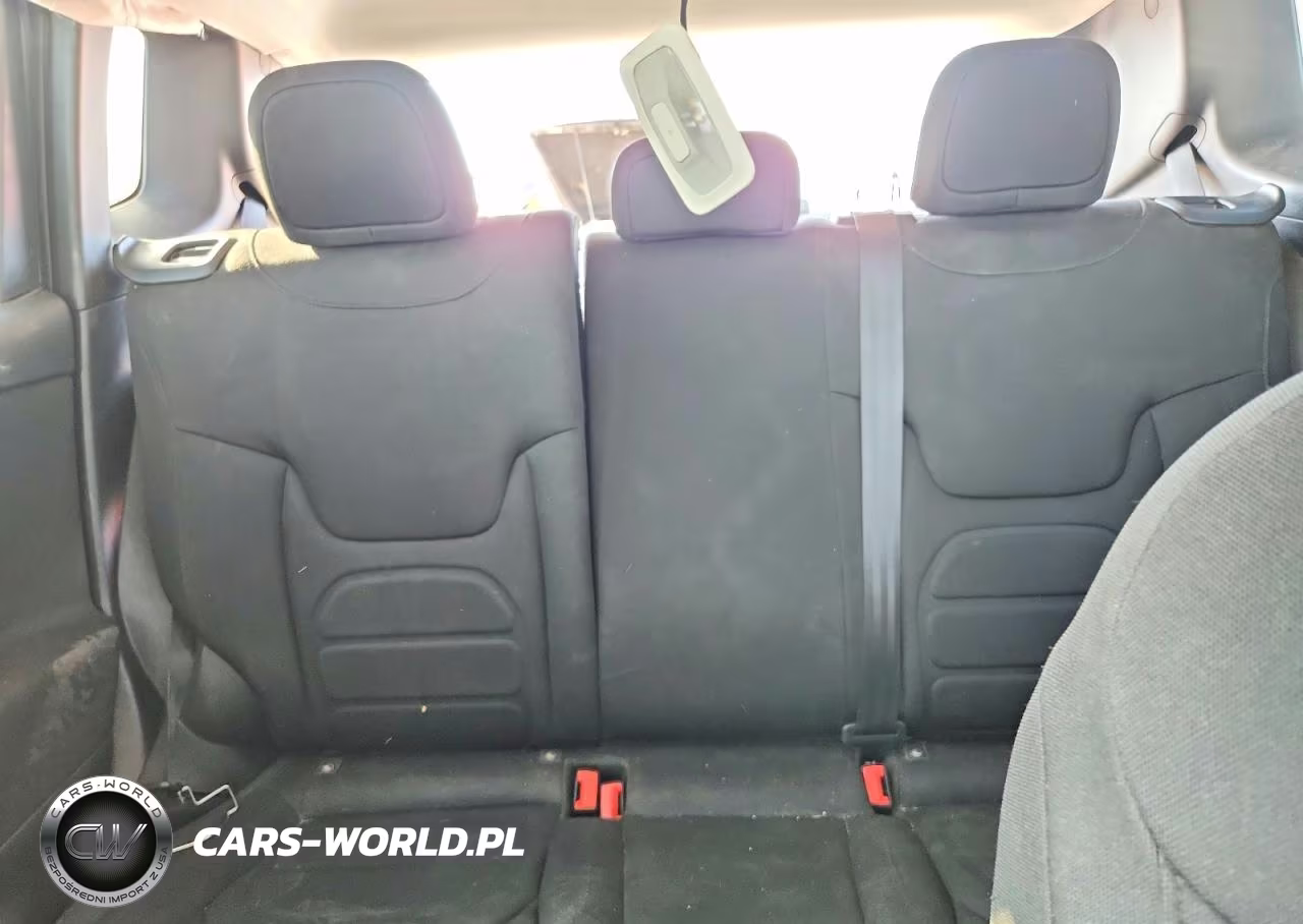 2018 Jeep Renegade Latitude VIN:ZACCJABB7JPJ56592 - 10