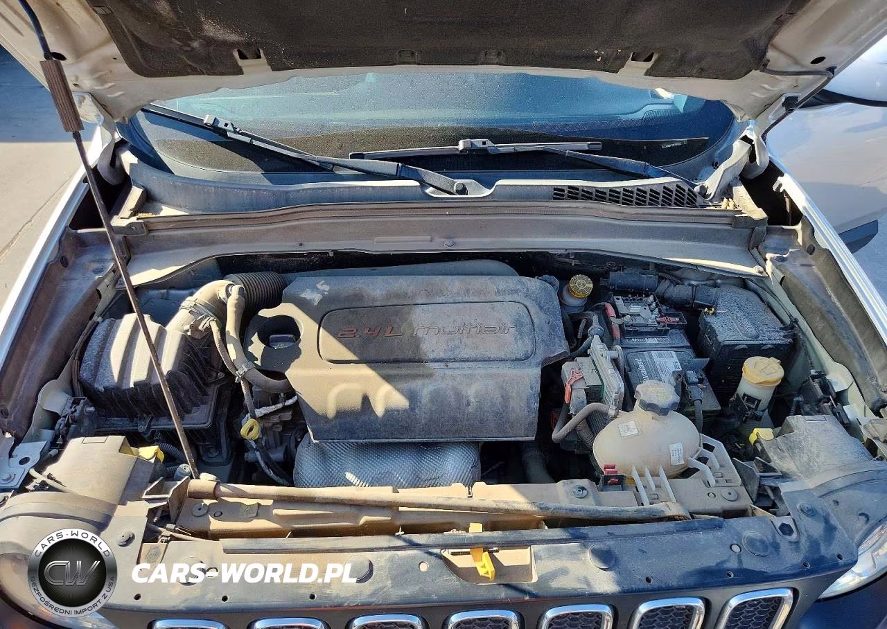 2018 Jeep Renegade Latitude VIN:ZACCJABB7JPJ56592 - 12