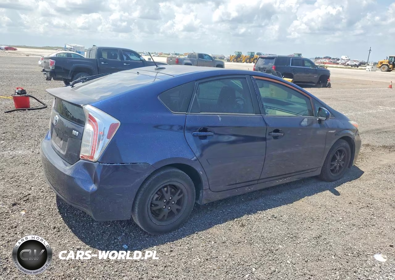 2015 Toyota Prius Four VIN:JTDKN3DU6F1923921 - 3